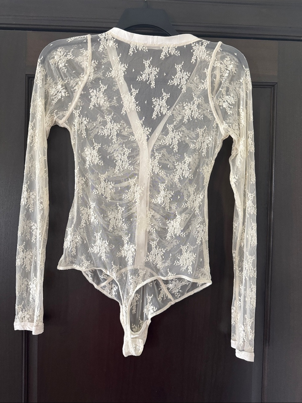 Free people Sheer Lace Button-Front Long Sleeve Bodysuit - Ivory. Never worn - Picture 5 of 5